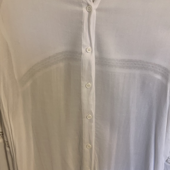 Long sleeve white blouse with lace accents - Picture 3 of 4